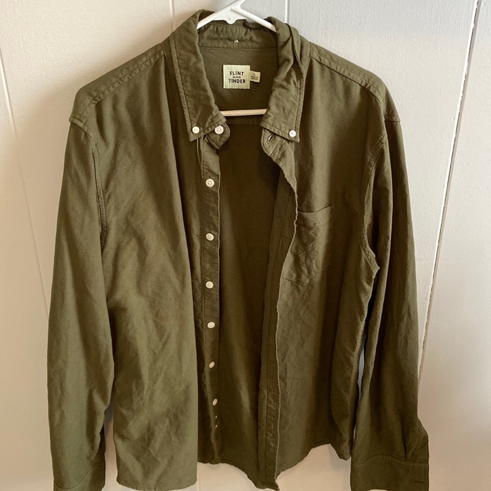 Flint and Tinder button up shirt
